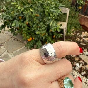 10k White Gold Italy Hammered Ring